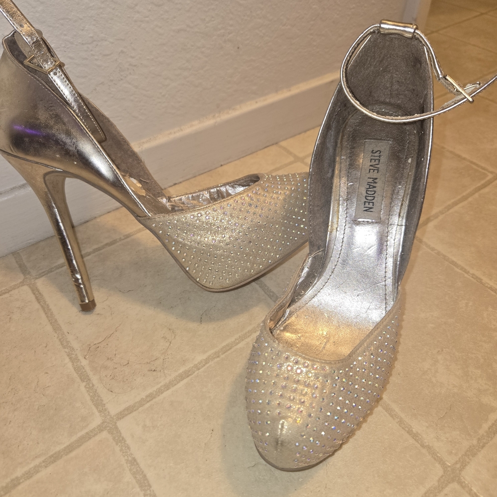 Vintage Steve Madden Metallic Gold Studded Heels